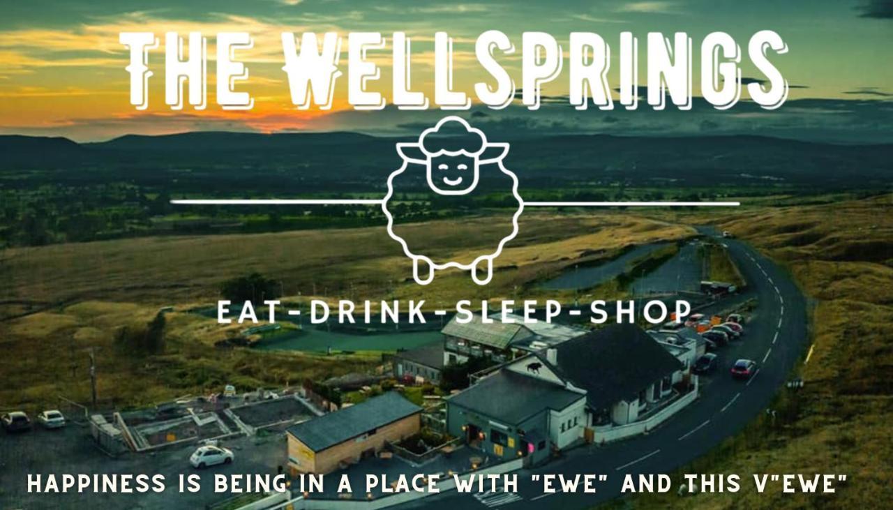 Деревянный коттедж The Wellsprings And Restaurant